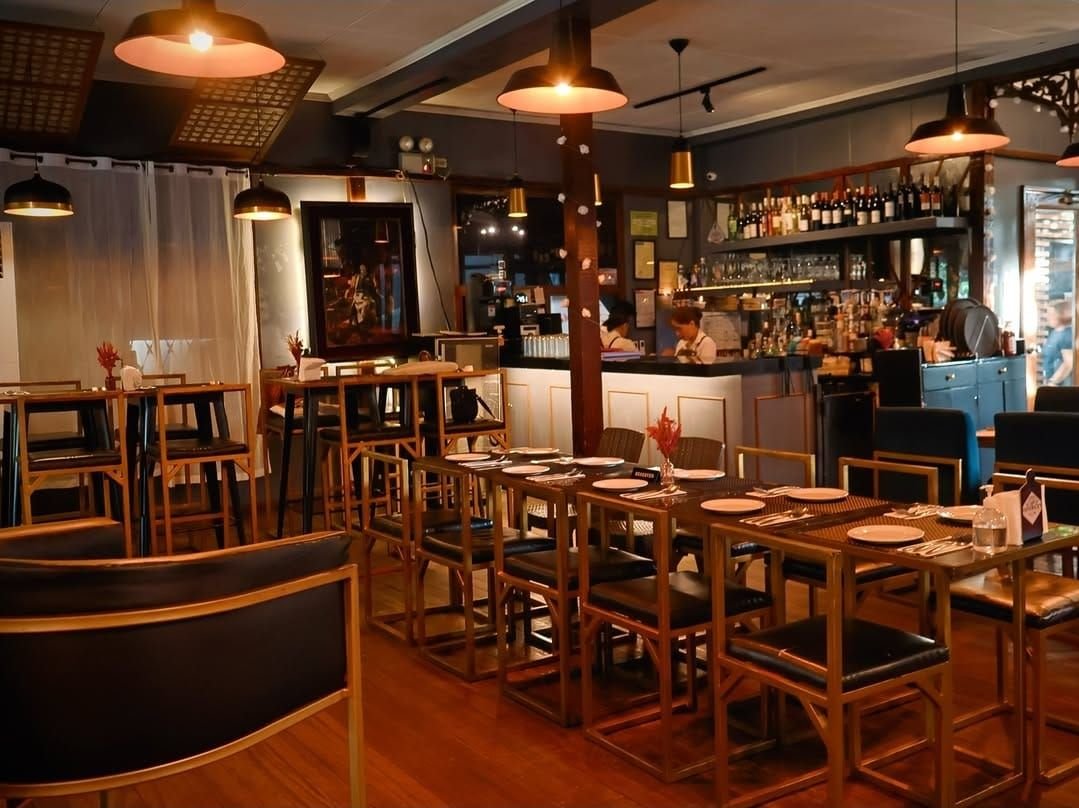 Delgado 112 dining room interior